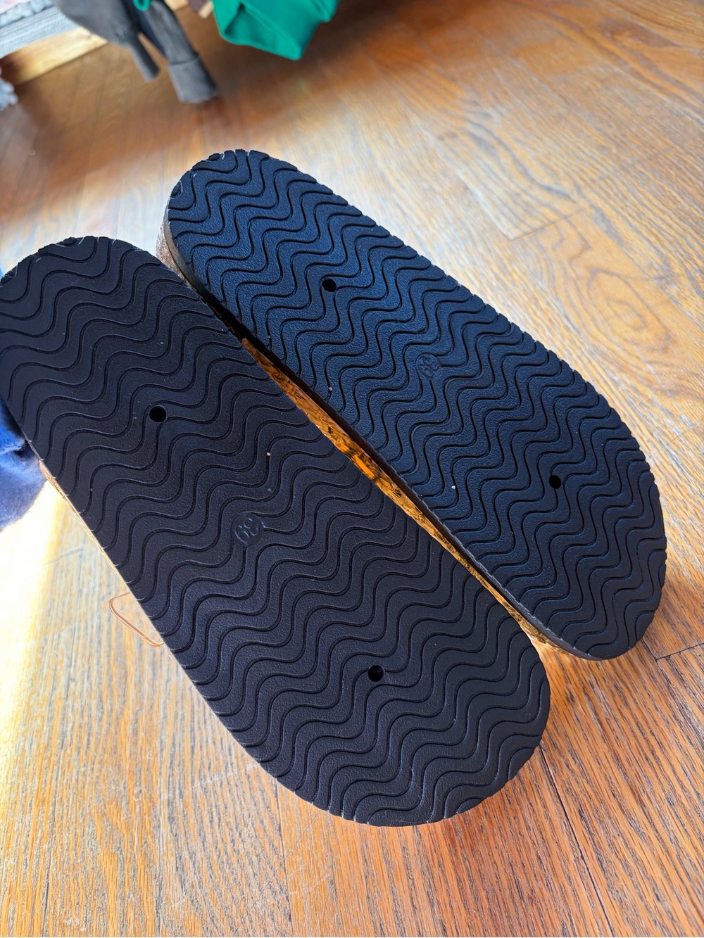 Metallic Rose Gold Slip-On Jelly Clogs - Picture 4 of 4